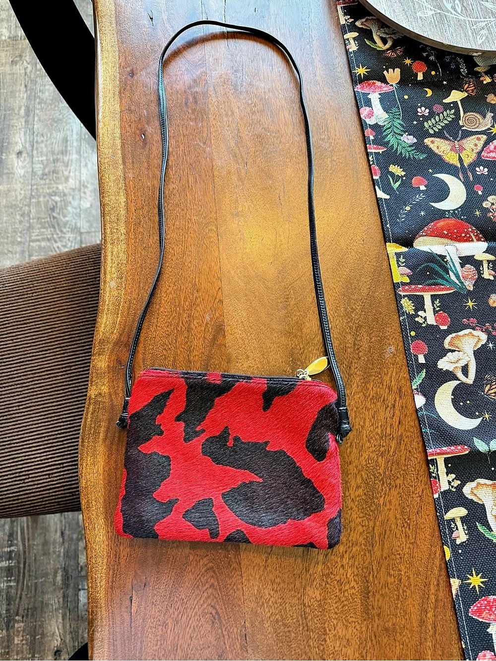Sasoon Crossbody Bag in Red & Black